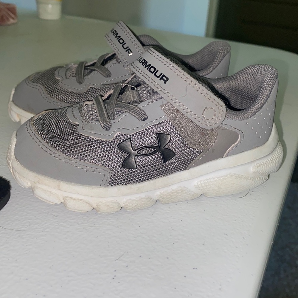 Under armour assert 9 toddler shoes in grey